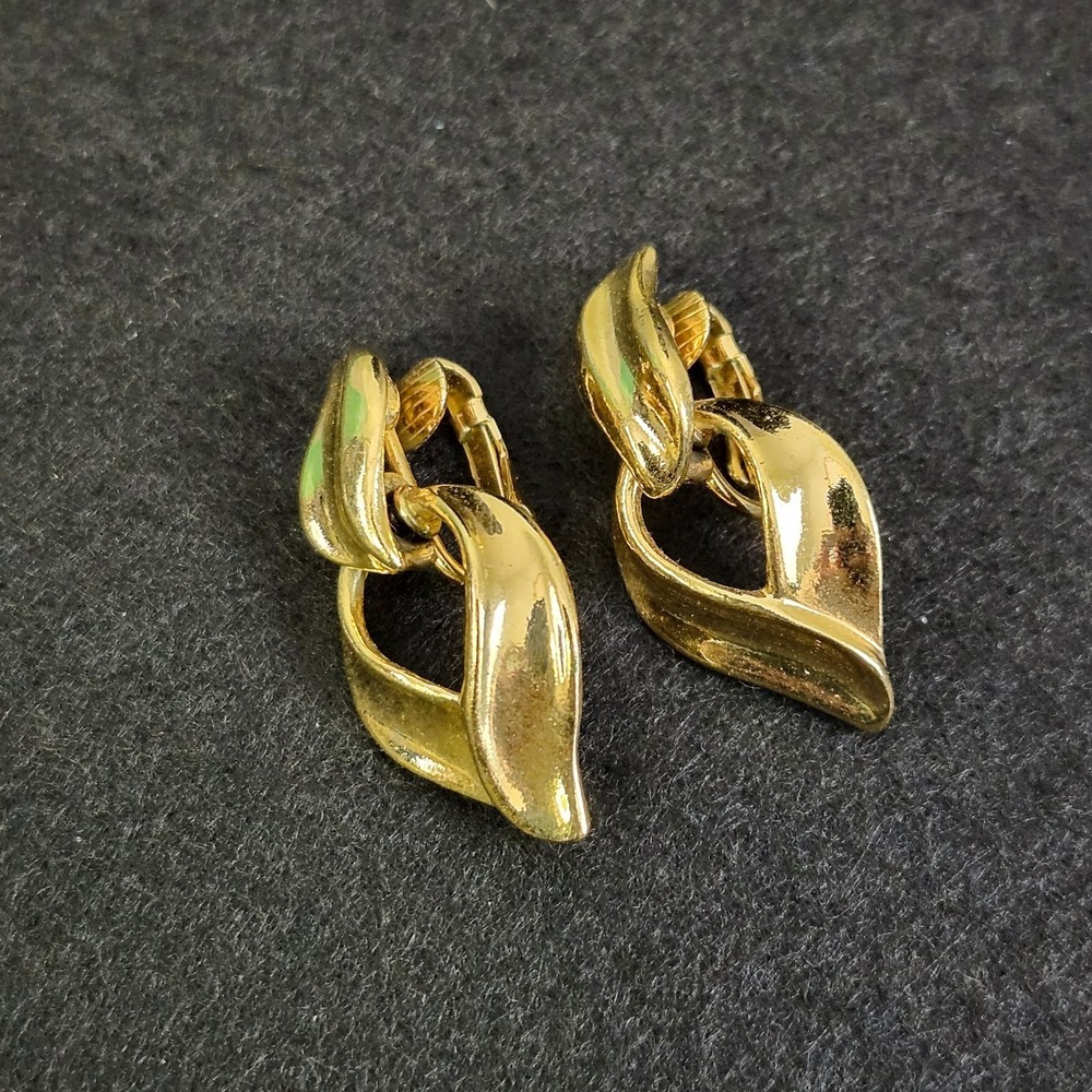 Vintage Avon Earrings Gold Tone‎ Door Knocker Teardrop Pierced Retro Clip On